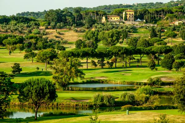 Golf & Country Club Castelgandolfo, com Robert Trent Jones sen. design