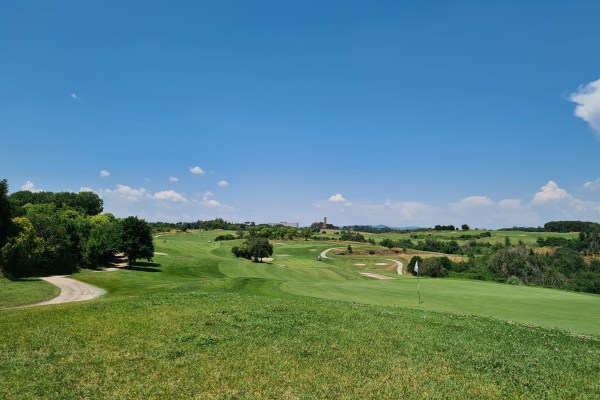 Golf Club Parco di Roma, um camp designed by B. Dye